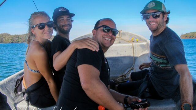 imgi_392_diver-on-boat-2048×1365