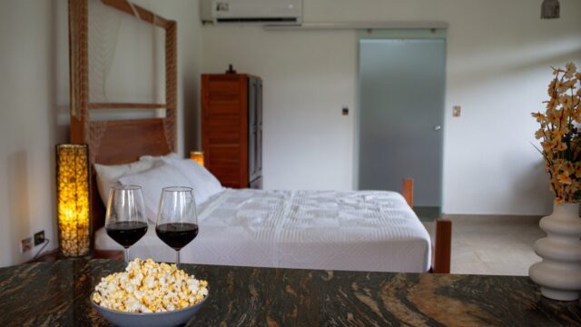 Kitchen and dining area in a Lago Bay vacation rental near Coiba Island