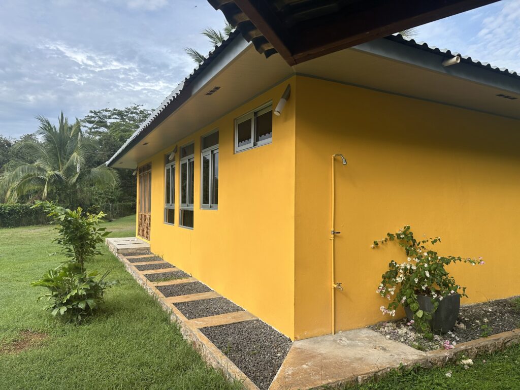 Lago Bay beachfront house and vacation home near Santa Catalina, Panama