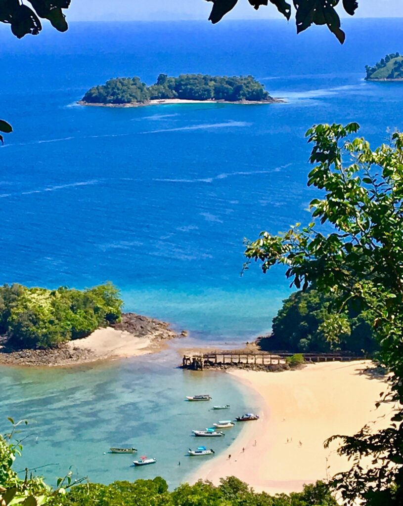 Tour boat ready for Coiba snorkeling trip