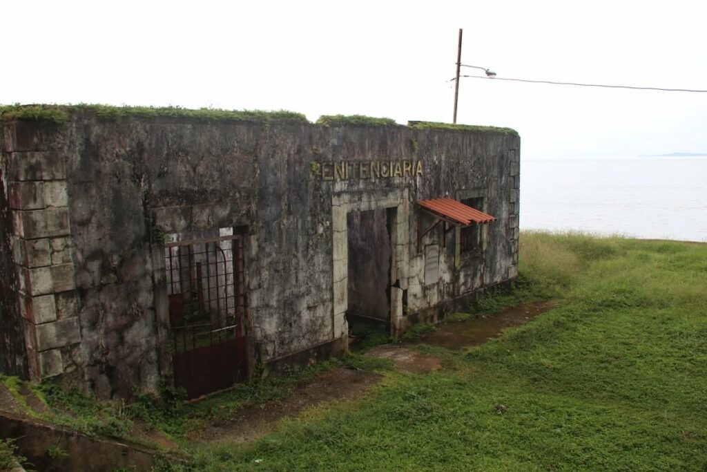 Tour boat heading toward Coiba Island from Santa Catalina