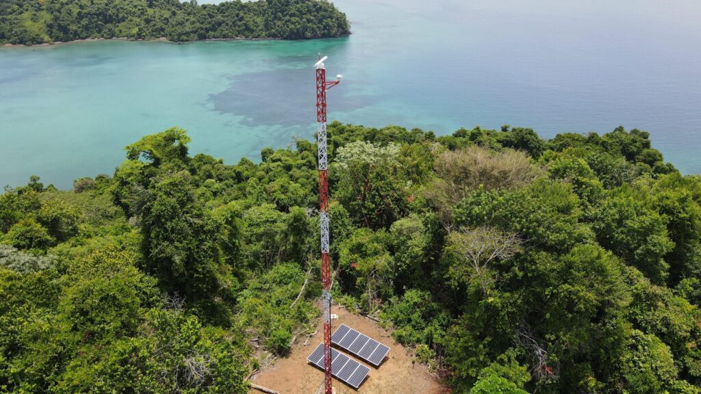 Turquoise water and small island near Coiba National Park