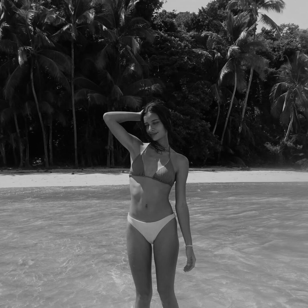 Sunset seen from Coiba tour boat over Pacific horizon