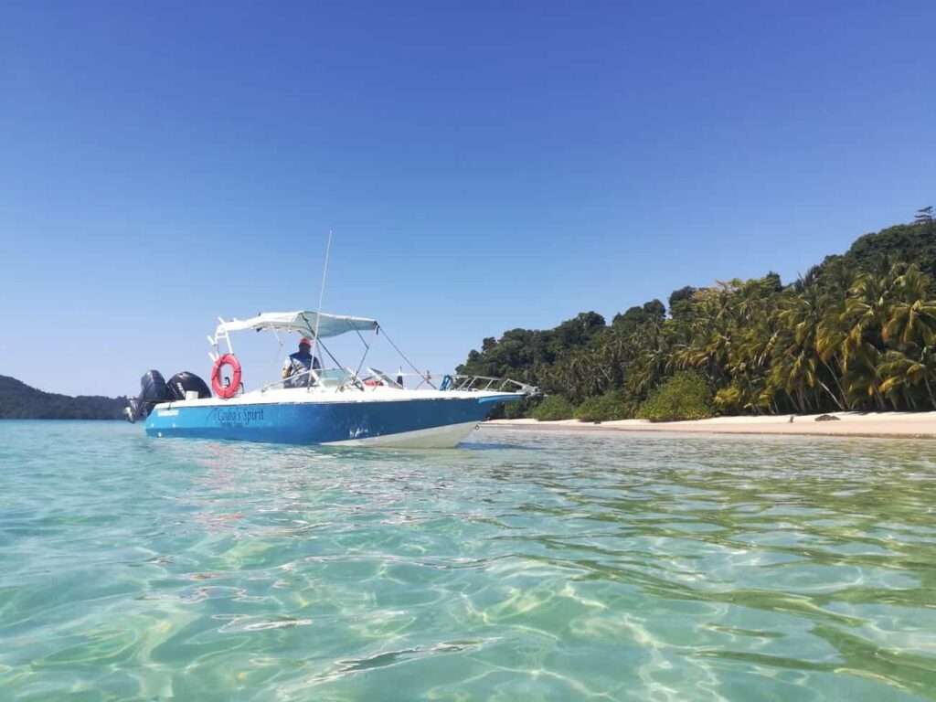 Coiba Sport Fishing & Island Exploration – Premium Boat Tour
